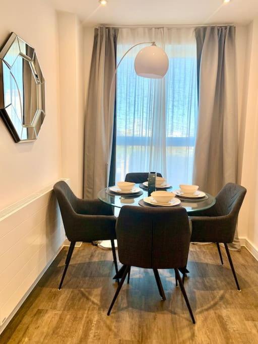 A Stylish Two Bedroom Modern Apartment With Parking Barking (Greater London) Exterior foto